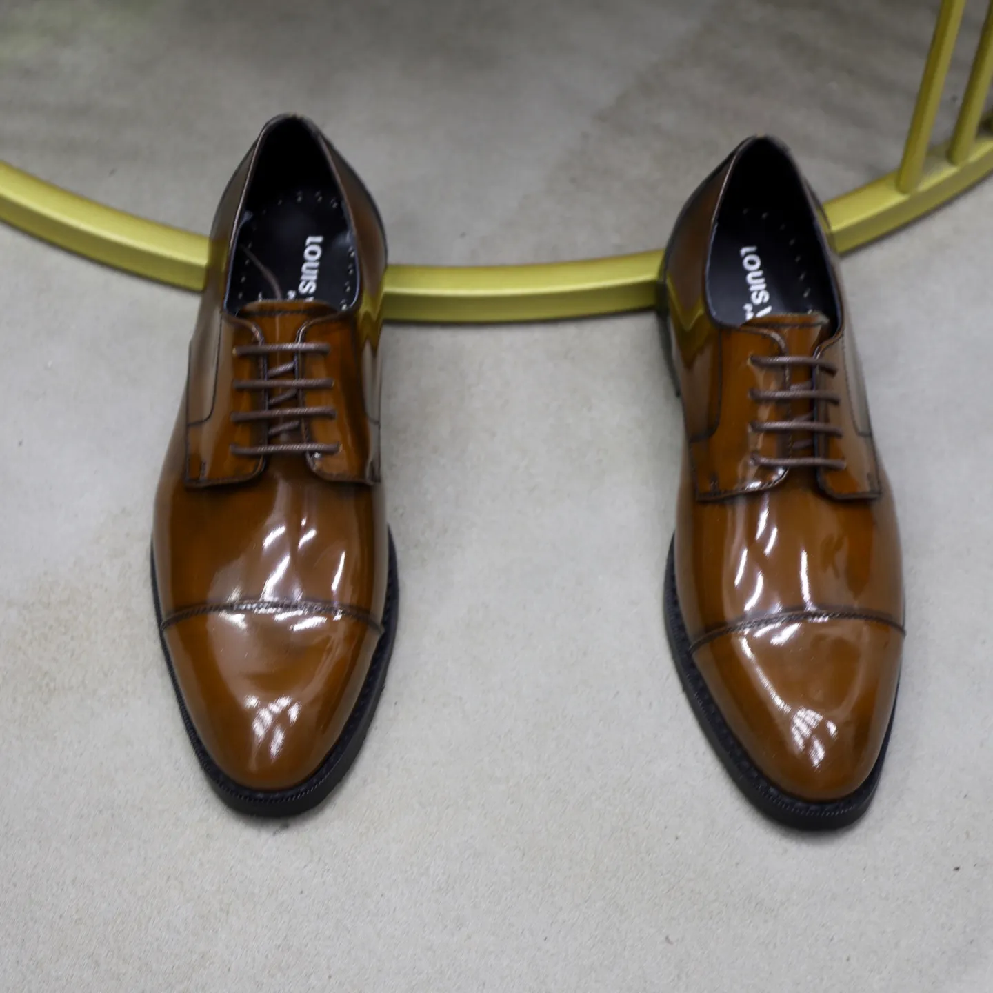 Ex-factory price: 500💰🙅‍♂️🙅‍♂️🙅‍♂️ Brand: LV Louis Vuitton Standard code: Men's size 38-44 (45 can be customized) Grade: Same style as the official website Original order quality Material: Original cowhide surface Comfortable sheepskin lining Original outsole Style category: Men's fashionable casual leather shoes Distinguished big-name luxury elements Top luxury Color: actual picture color